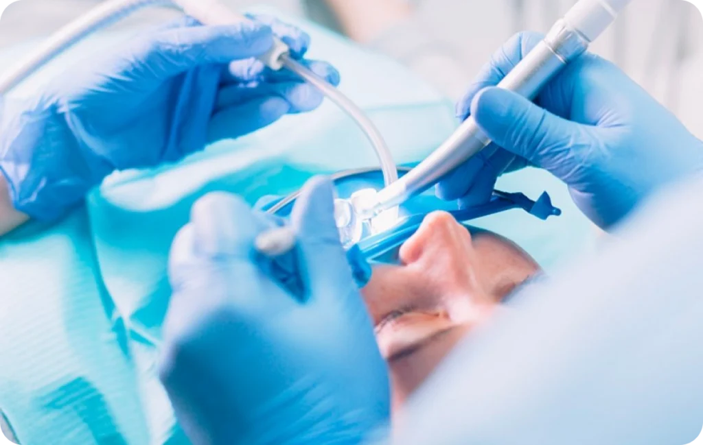 les andelys pose implant dentaire Dentiste à Les Andelys : implants dentaires Cabinet du Château - Dr Simon KOENIG